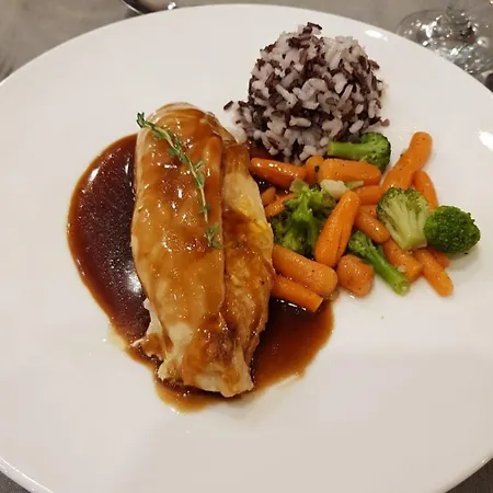 Comfortable 2br Urban Getaway In Center By Flat Mаnager