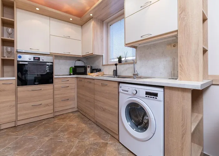 Comfortable 2br Urban Getaway In Center By Flat Mаnager Apartman *