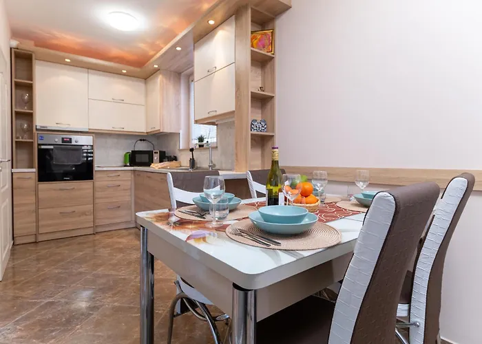 Comfortable 2br Urban Getaway In Center By Flat Mаnager Apartman Plovdiv