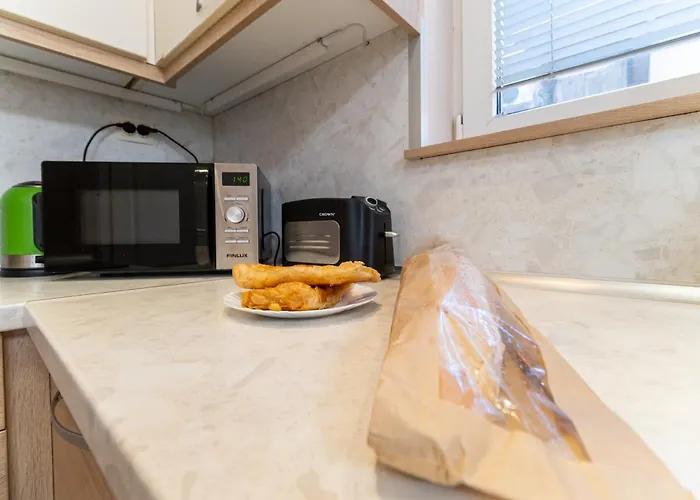 Comfortable 2br Urban Getaway In Center By Flat Mаnager