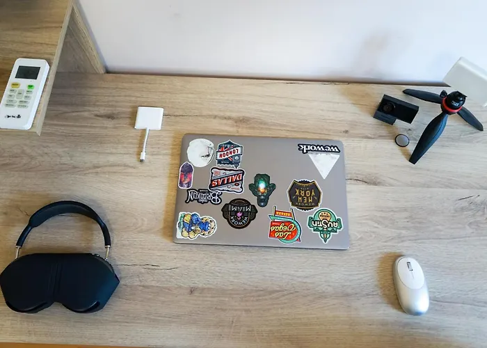 Comfortable 2br Urban Getaway In Center By Flat Mаnager Apartman *