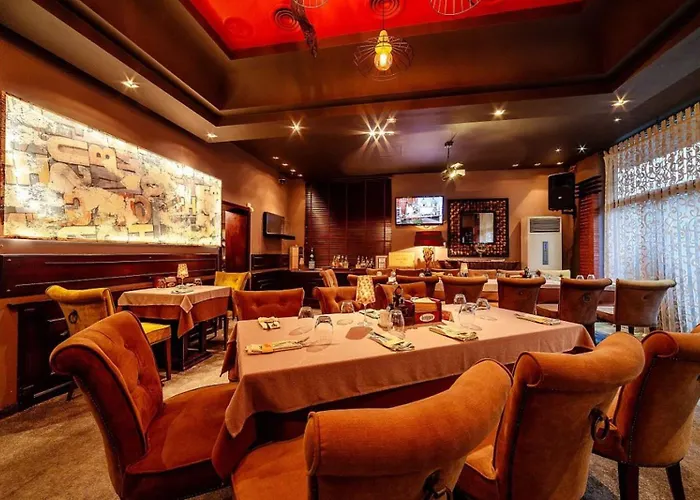 Comfortable 2br Urban Getaway In Center By Flat Mаnager Apartman