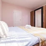 Comfortable 2br Urban Getaway In Center By Flat Mаnager Апартаменты