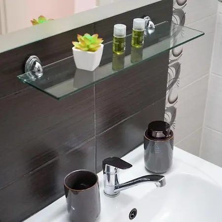 Comfortable 2br Urban Getaway In Center Apartment *