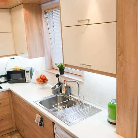 Comfortable 2br Urban Getaway In Center Apartment *