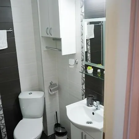 Apartment Comfortable 2br Urban Getaway In Center