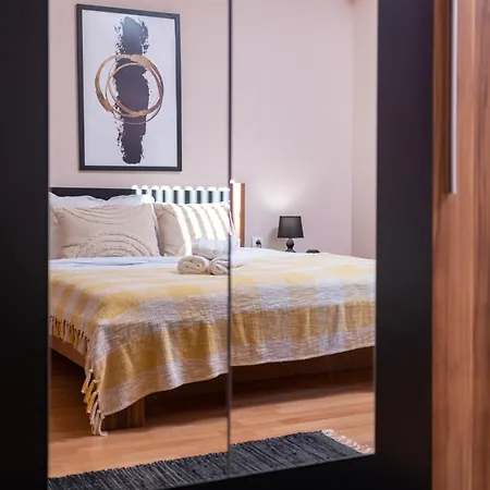 Comfortable 2br Urban Getaway In Center