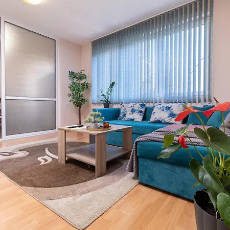 Apartment Comfortable 2br Urban Getaway In Center