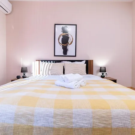Comfortable 2br Urban Getaway In Center Apartment Plovdiv