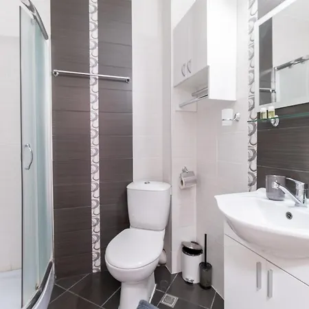 Comfortable 2br Urban Getaway In Center *