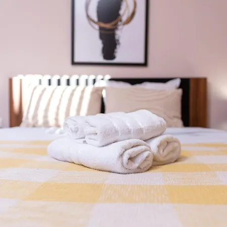 Comfortable 2br Urban Getaway In Center Apartment *
