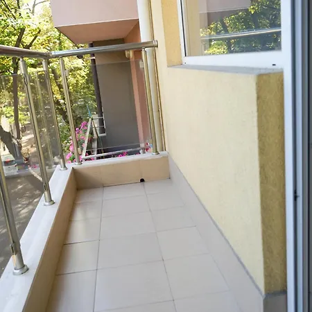 Apartment Comfortable 2br Urban Getaway In Center
