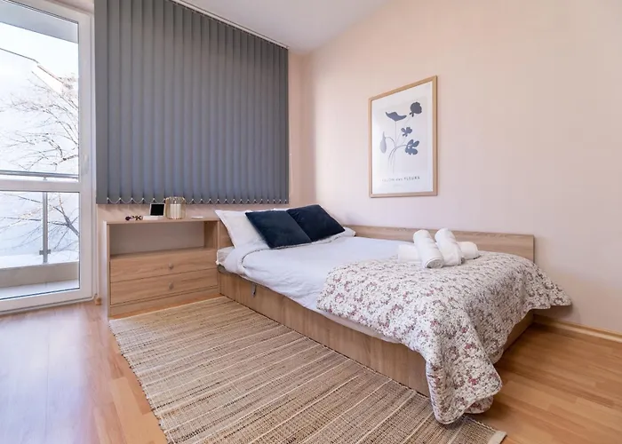 Comfortable 2br Urban Getaway In Center By Flat Mаnager 普罗夫迪夫