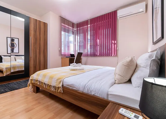 Comfortable 2br Urban Getaway In Center By Flat Mаnager 普罗夫迪夫