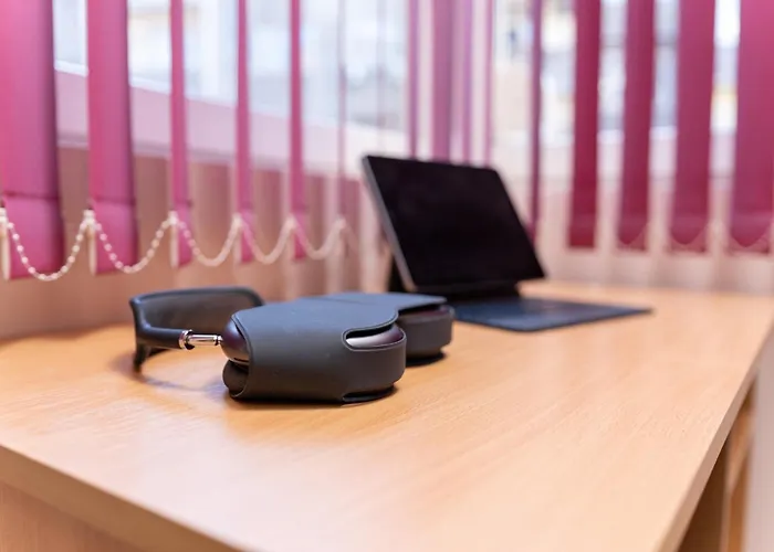 Comfortable 2br Urban Getaway In Center By Flat Mаnager