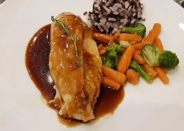 Comfortable 2br Urban Getaway In Center By Flat Mаnager